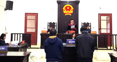 Hai bị cáo lĩnh án tù vì sản xuất buôn bán hàng giả sơn KOVA