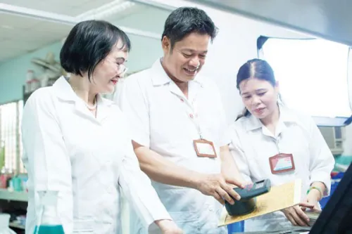 NGUYỄN THỊ HÒE TỪ NỮ SINH NGHÈO ĐẾN BÀ CHỦ TẬP ĐOÀN SƠN KOVA LÀM TỪ TRẤU
