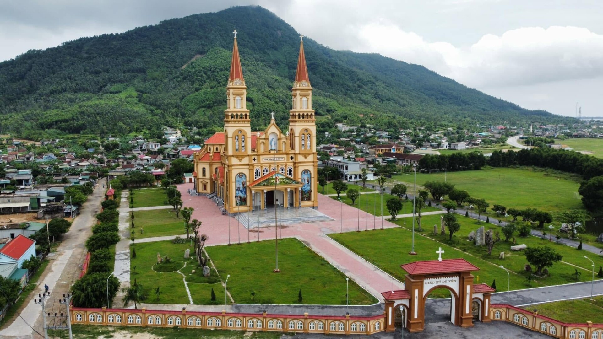 Nhà thờ GX Dũ Yên